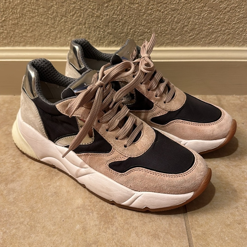 Voile Blanche Sneakers - Picture 2 of 6